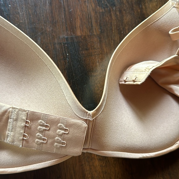 SKIMS Wireless form push up bra NWT - Picture 5 of 8